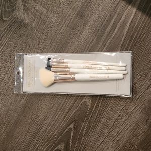 NWT Makeup Brush Set Of 4